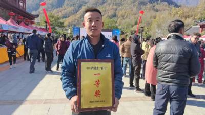 2025年，甘肃省陇南市康县天麻麻王评比及招商会在阳坝召开。三河坝镇斜坡村天麻种